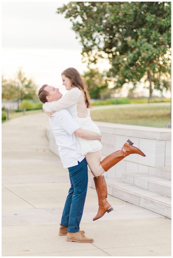 Engagement photos at Lakeshore Park in Knoxville, TN