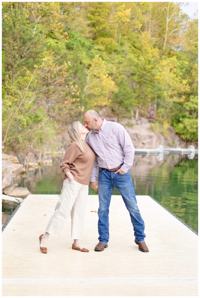 Knoxville couple photos at Fort Dickerson Park by Katherine Schot Photography